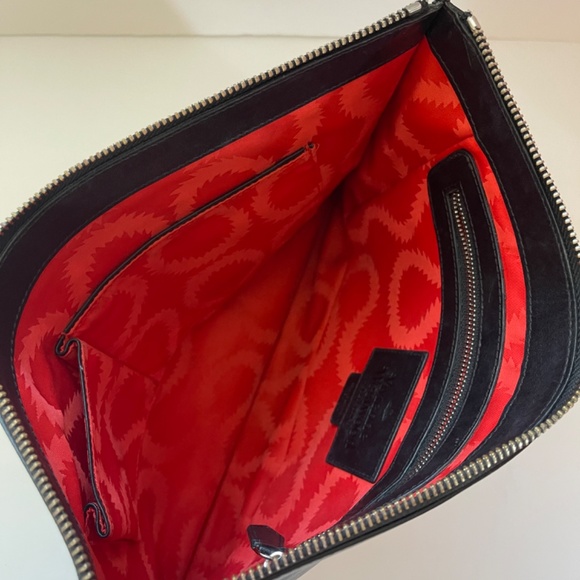 SOLD!!! VIVIENNE WESTWOOD ICONIC TI TS PRINTED BLACK LEATHER CLUTCH NWT SS16 - Picture 3 of 15